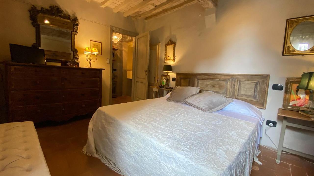 Residenza Buggiano Antica B&B - Charme Apartment In Tuscany Борго а Буджано Екстериор снимка
